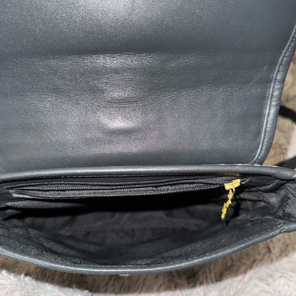 Australia- Ver Sacrvm Wien Vint Luxury Crossbody bag. Like new - Picture 4 of 13